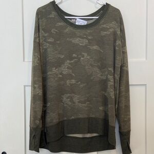 M Avia Green Camo Crewneck Sweatshirt